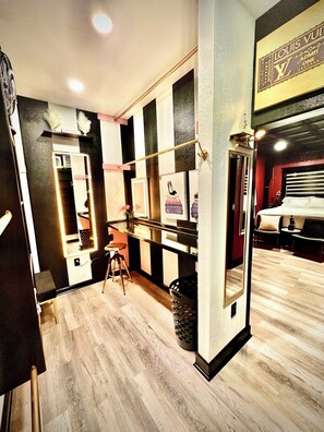 1 bedroom, desk, iron/ironing board, free WiFi