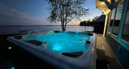 Luxury Lakefront Family Retreat