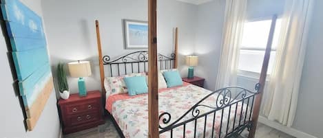 公寓客房, 多張床, 陽台, 花園景觀 (Coronado 302) | 2 間臥室、獨特裝潢、布置獨特