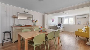 Dining - White Sands Retreat, Hyams Beach (Hyams Beach)