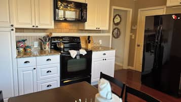 Micro-ondas, fogão, cooktop, lava-louças