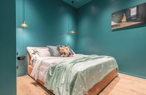2 habitaciones, escritorio, tabla de planchar con plancha y wifi gratis 
