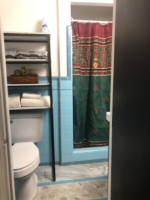 Shower, hair dryer, towels, soap - The Overlook, a charming Temple Hills get away. (Temple Hills)