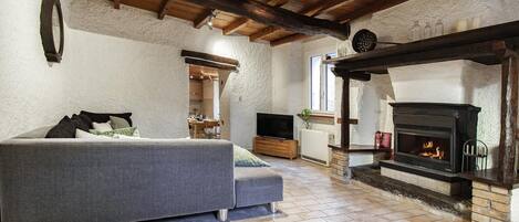 Télévision, cheminée