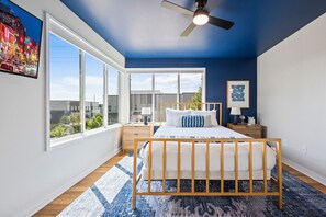 3 chambres, fer et planche à repasser, lit parapluie, Wi-Fi