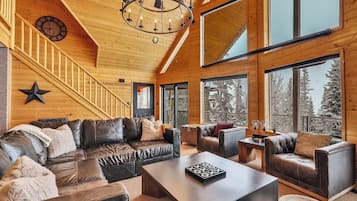 Smart-TV, peis, fotballspill og stereoanlegg