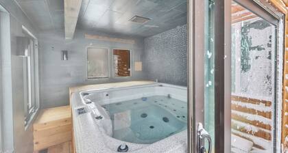 Cabin Bones: Luxury Mountain Getaway with Stunning Views and Amenities