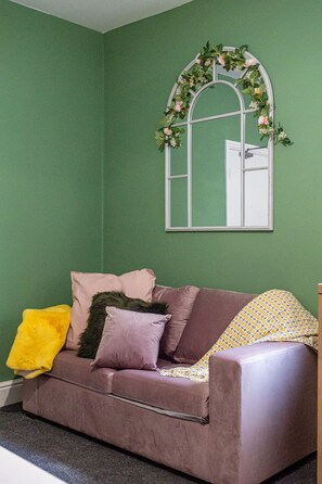 Smart TV - Botanical House Juniper Suite (Blackpool)