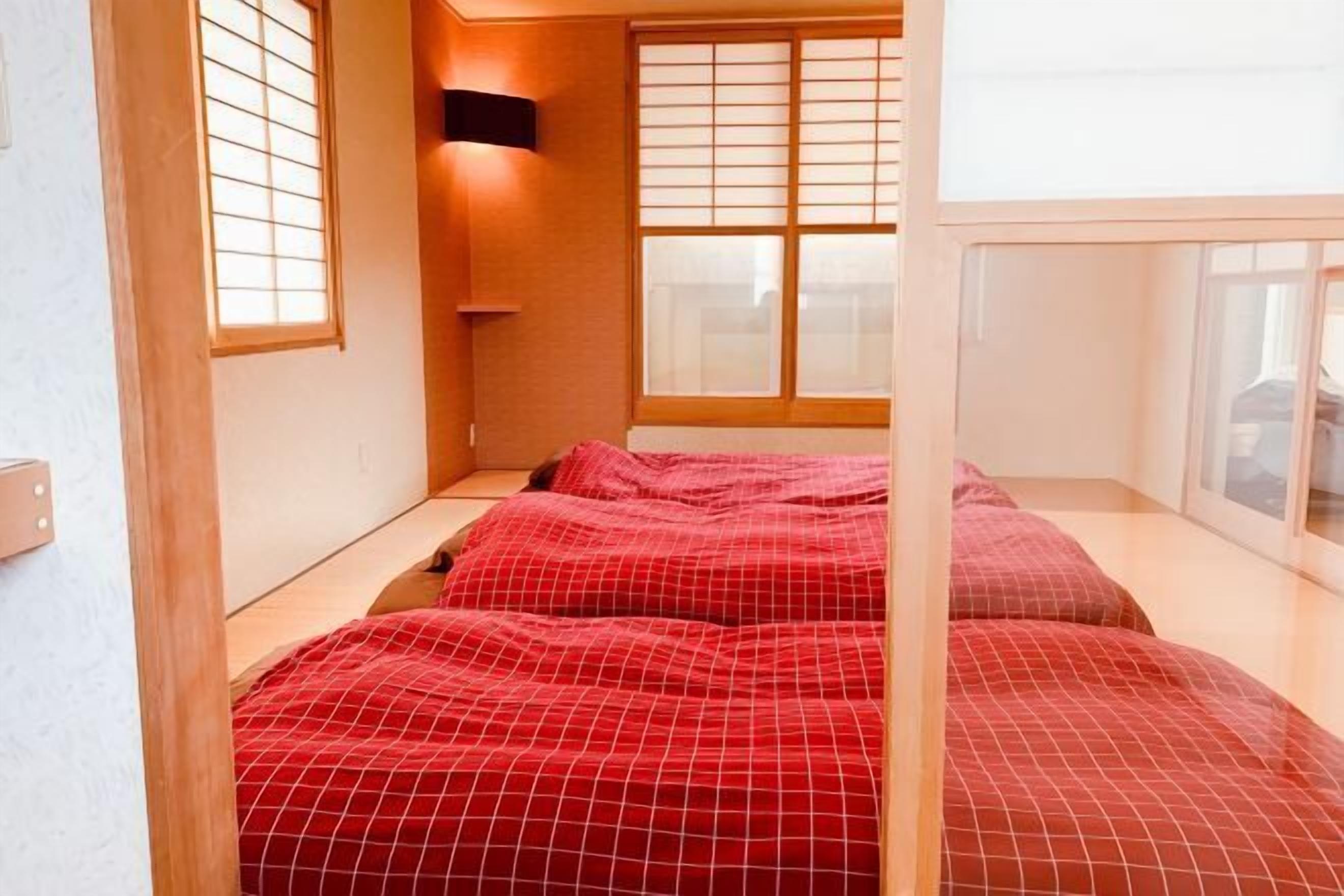 Iron/ironing board, cribs/infant beds