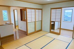 Iron/ironing board, cots/infant beds