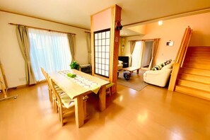 Ảnh chưa phân loại, 5 trong số 28 ảnh, nút