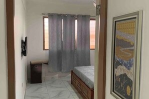 2 Schlafzimmer, Bügeleisen/Bügelbrett, Bettwäsche
