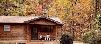 NEW LISTING!Mountain Cabin on 3acres w/HOT TUB CLOSE TO SEVIERVILLE PIGEON FORGE