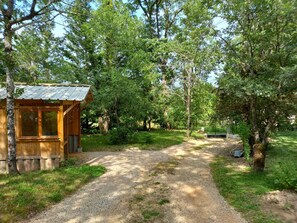 Property grounds - Cottage rental Gaillac countryside (Técou)