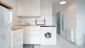 Fridge, microwave, coffee/tea maker, toaster