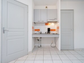Fridge, microwave, coffee/tea maker, toaster