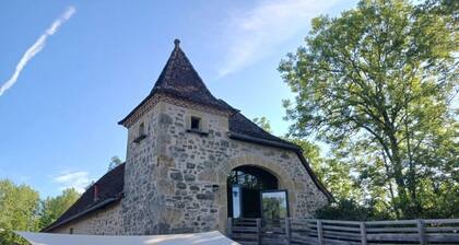 ZEcamping 3* familial piscine chauffée animaux acceptés chalet TV BBQ