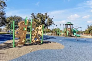 Children's area - Vacation Relax, Play and COMM Pool-20 Miles from Walt Disney World (Poinciana)