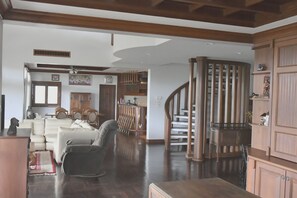 Living area - Beautiful 6-bedroom 625 Sqm Condo on gorgeous Maikhao Blue Canyon Golf Course (Maikhao)