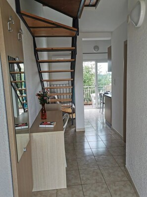 Imagen sin descripción, 3 de 18, botón