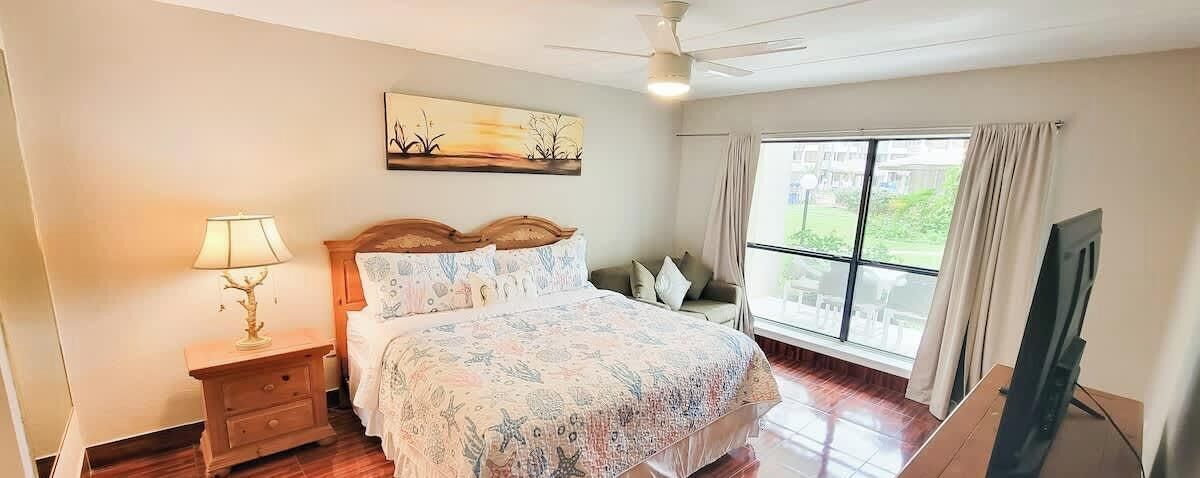 Condo, Plusieurs lits, patio, vue sur le jardin (Saida Towers IV #108) | 2 chambres, décor unique, ameublement unique