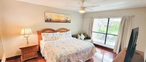 Condo, Plusieurs lits, patio, vue sur le jardin (Saida Towers IV #108) | 2 chambres, décor unique, ameublement unique