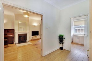 Interior - Central TunbridgeWells | Stylish & Spacious for 10 (Royal Tunbridge Wells)