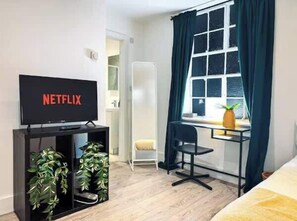 1 室のベッドルーム、アイロン / アイロン台、WiFi、ベッドシーツ