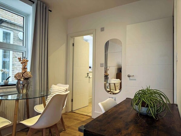 Dining - Lovely 1-Bed Home | Near Maidstone High Street (Kent)