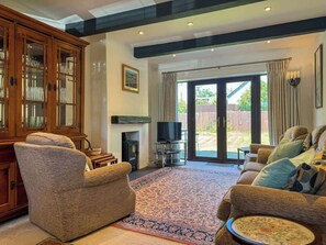 TV, fireplace, offices