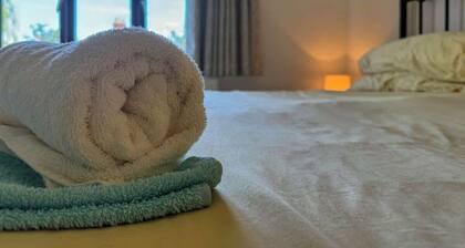 Comfy Family Home | Big Garden + 2-Car Driveway