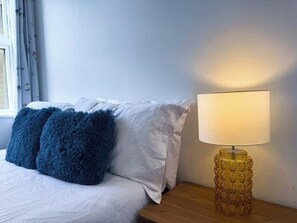 1 bedroom, iron/ironing board, WiFi, bed sheets - Cosy Central Maidstone Suite | Perfect Location (Kent)