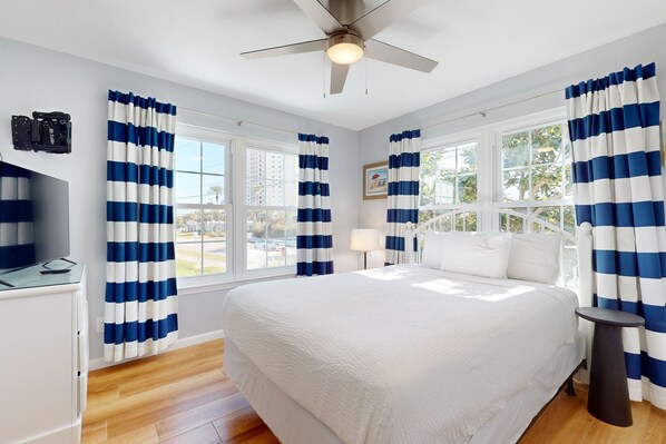 2 bedrooms, iron/ironing board, internet, bed sheets