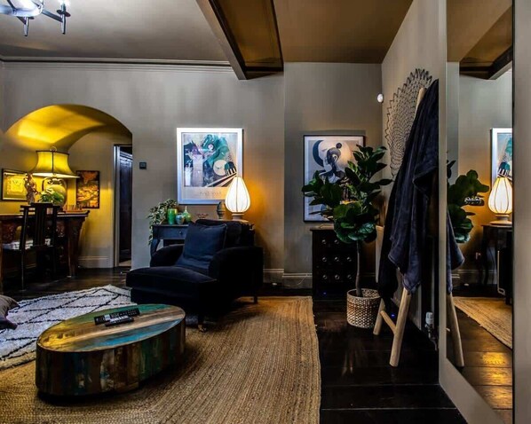 Interior - Chic & Stylish Apartment | Olive 77 (Greater London)