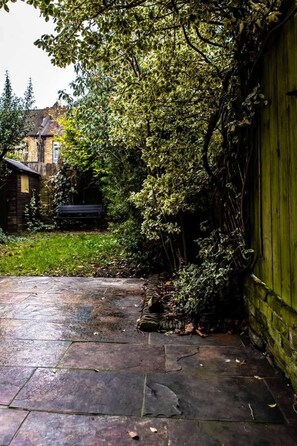 Property grounds - Chic & Stylish Apartment | Olive 77 (Greater London)