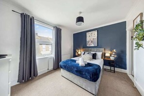 3 bedrooms, iron/ironing board, free WiFi, bed sheets