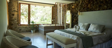 Comfort Suite, Resort View | 1 bedroom, in-room safe, iron/ironing board, free WiFi