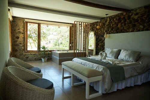 TUNAS & CABRAS HOTEL 