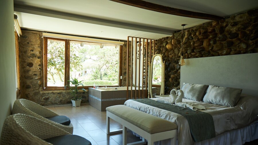 TUNAS & CABRAS HOTEL