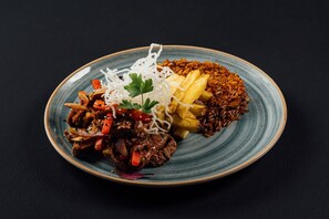 Comfort Suite, Resort View | Private kitchen - TUNAS & CABRAS HOTEL (Ibarra)