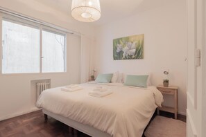 2 bedrooms, iron/ironing board, free WiFi
