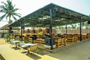 Beach bar - Rosh Beach Resort (Badagry)