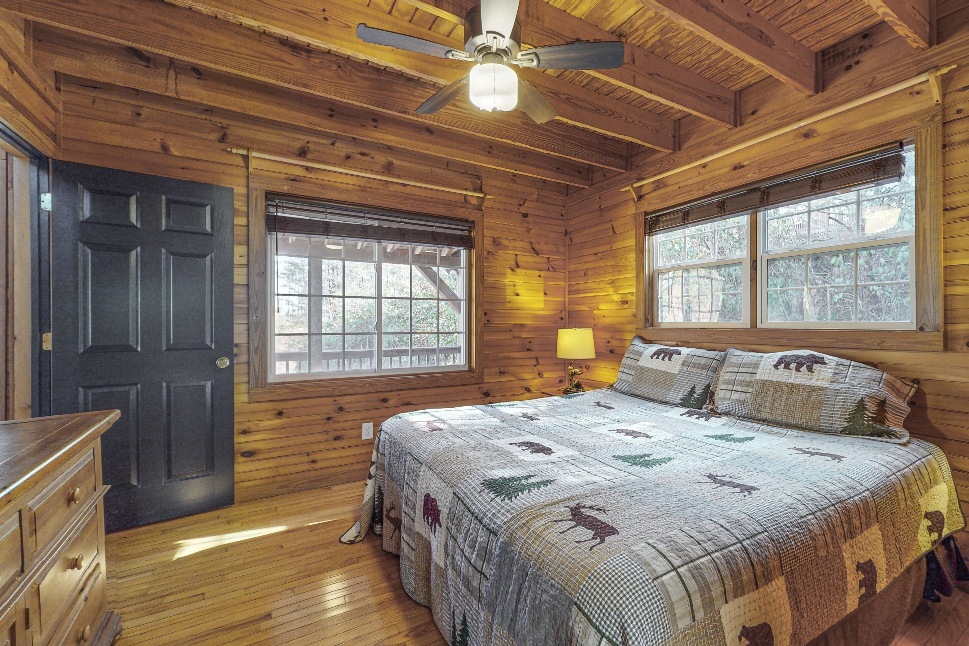 2 chambres, fer et planche à repasser, accès Internet, draps fournis