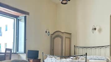 1 chambre, fer et planche Ă repasser, Wi-Fi, draps fournis