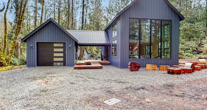 Nordic-style home in the forest with private beach access, seasonal pool/hot tub