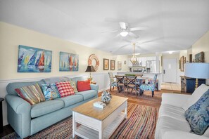 Living area - Marsh Views, Pet Friendly, On the Canal  - 168 Beach Club Villa (Fripp Island)