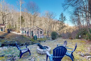 Property grounds - Mountain view home with a fireplace with beautiful view of the creek (Sylva)