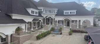 House 919 Suites And Apartments