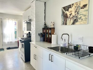 Fridge, microwave, oven, stovetop - West End's Diamond in the Rough 2-bedroom Apartment with Parking & WiFi (Portland)