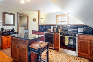 Microwave, oven, stovetop, coffee/tea maker